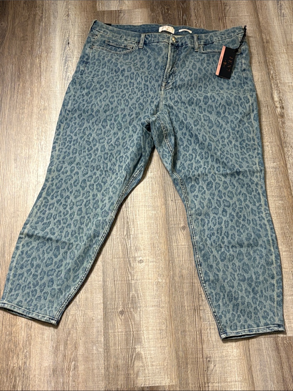 Leopard-Print Boyfriend Jeans in Blue